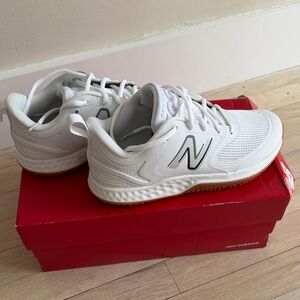 New Balance Baseball shoes FuelCell v7 Youth Turf-Trainer size 6 2e